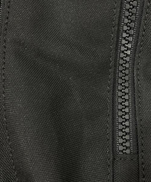MARY QUANT（マリークヮント）MARY QUANT (マリークヮント) オールブラックシンプルロゴリュックL ブラックの古着・服飾アイテム