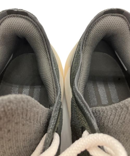 adidas（アディダス）adidas (アディダス) Fear Of God (フィア・オブ・ゴッド) コラボスニーカー グレー×ホワイト サイズ:27の古着・服飾アイテム