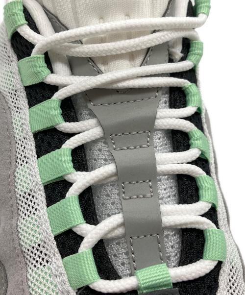 NIKE（ナイキ）NIKE (ナイキ) ローカットスニーカー ホワイト×グリーン サイズ:27.5の古着・服飾アイテム