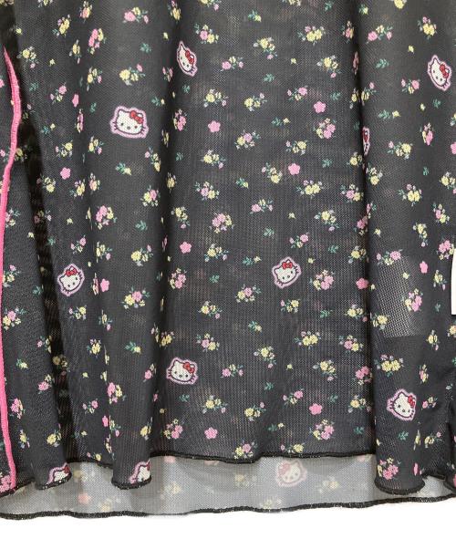 little sunny bite（リトルサニーバイト）little sunny bite (リトルサニーバイト) Sanrio (サンリオ) ハローキティー総柄シアーカットソー ブラック サイズ:Mの古着・服飾アイテム