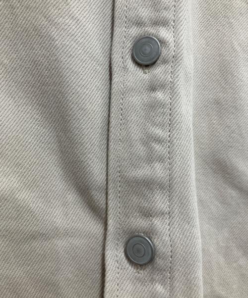 Whim Gazette（ウィムガゼット）Whim Gazette (ウィムガゼット) ドロップデニムシャツ アイボリー サイズ:FREEの古着・服飾アイテム