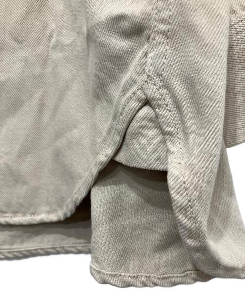 Whim Gazette（ウィムガゼット）Whim Gazette (ウィムガゼット) ドロップデニムシャツ アイボリー サイズ:FREEの古着・服飾アイテム