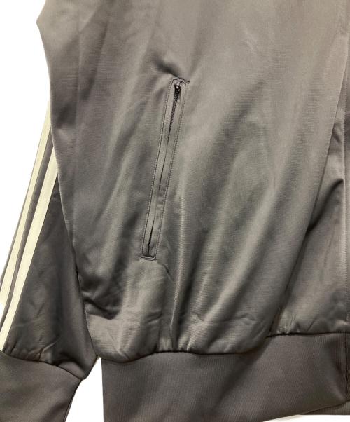 adidas（アディダス）adidas (アディダス) FIRE BIRD TT グレー サイズ:XL 未使用品の古着・服飾アイテム