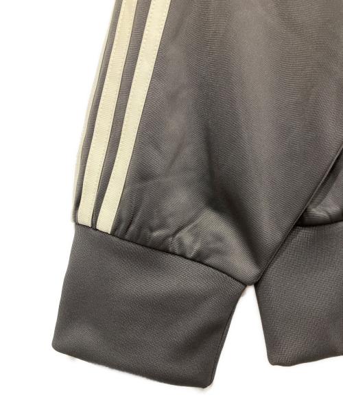 adidas（アディダス）adidas (アディダス) FIRE BIRD TT グレー サイズ:XL 未使用品の古着・服飾アイテム