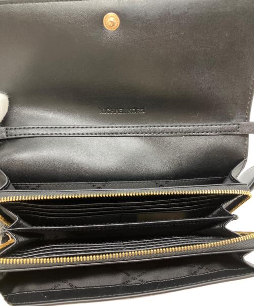 MICHAEL KORS（マイケルコース）MICHAEL KORS (マイケルコース) JET SET ITEM ジップアラウンド ウォレット クロスボディ ブラック 未使用品の古着・服飾アイテム
