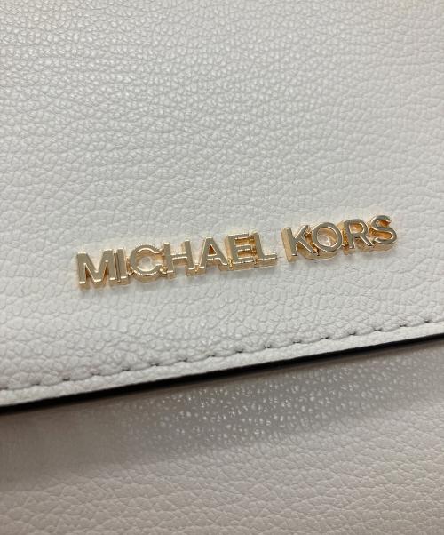 MICHAEL KORS（マイケルコース）MICHAEL KORS (マイケルコース) JET SET ITEM ジップアラウンド ウォレット クロスボディ ホワイトの古着・服飾アイテム