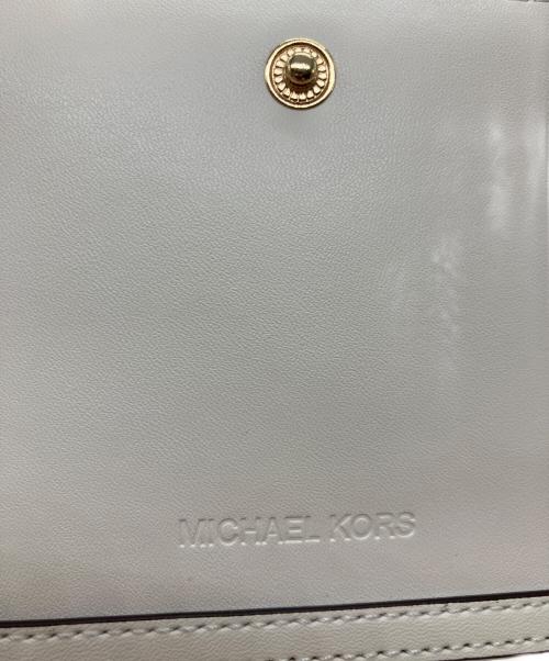 MICHAEL KORS（マイケルコース）MICHAEL KORS (マイケルコース) JET SET ITEM ジップアラウンド ウォレット クロスボディ ホワイトの古着・服飾アイテム