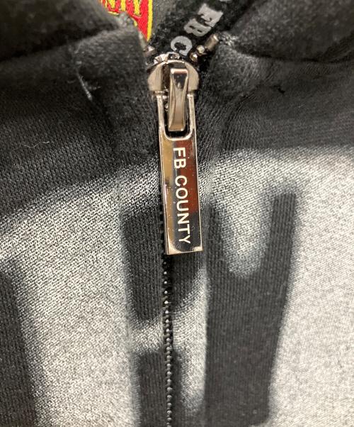 FB COUNTY（エフビーカウンティー）FB COUNTY (エフビーカウンティー) TATTED UP ZIP HOODIE ブラック×グレー サイズ:Sの古着・服飾アイテム