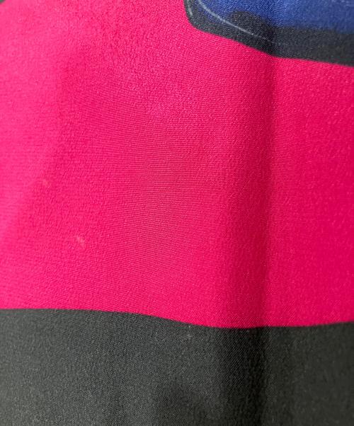 CHANEL（シャネル）CHANEL (シャネル) マドモアセル シルクスカーフ ピンク×ブラックの古着・服飾アイテム