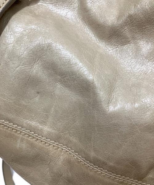 MIU MIU（ミュウミュウ）MIU MIU (ミュウミュウ) VITELLO LUX サイドリボン2WAYバッグ ベージュの古着・服飾アイテム