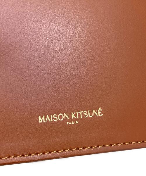 maison kitsune（メゾンキツネ）MAISON KITSUNE (メゾンキツネ) Edie ショルダーバッグ ブラウンの古着・服飾アイテム