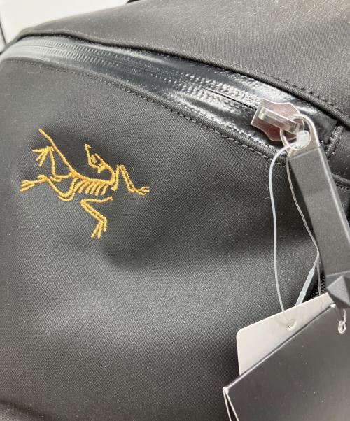 ARC'TERYX（アークテリクス）ARC'TERYX (アークテリクス) ARRO 8 SHOULDER BAG ブラックの古着・服飾アイテム