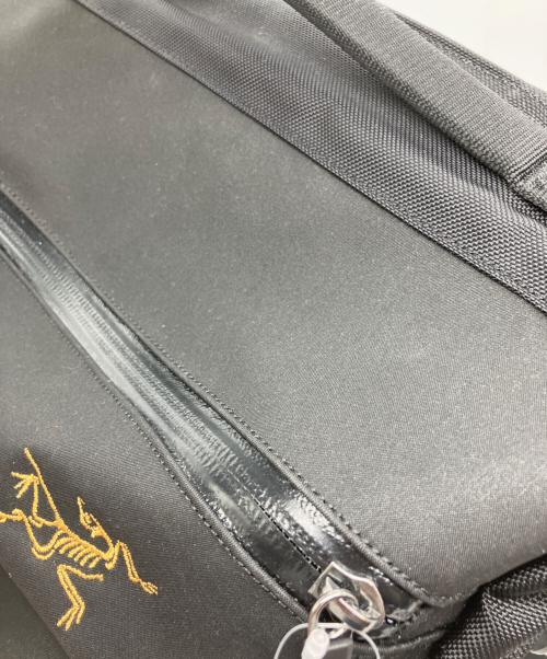 ARC'TERYX（アークテリクス）ARC'TERYX (アークテリクス) ARRO 8 SHOULDER BAG ブラックの古着・服飾アイテム