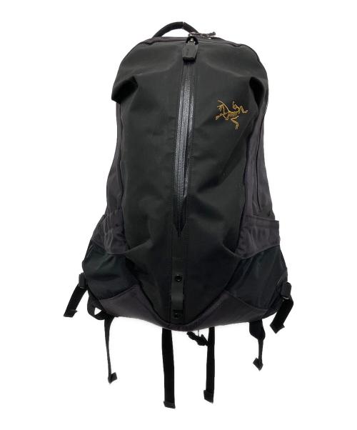 ARC'TERYX（アークテリクス）ARC'TERYX (アークテリクス) ARRO 16 BACKPACK ブラック×パープルの古着・服飾アイテム