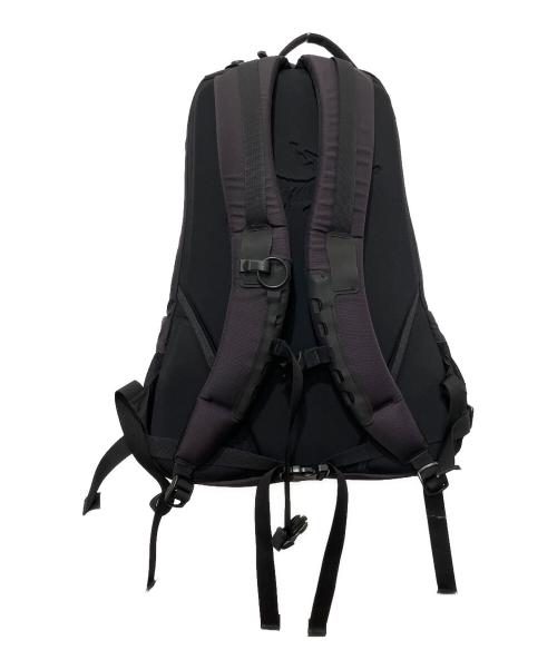 ARC'TERYX（アークテリクス）ARC'TERYX (アークテリクス) ARRO 16 BACKPACK ブラック×パープルの古着・服飾アイテム