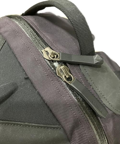 ARC'TERYX（アークテリクス）ARC'TERYX (アークテリクス) ARRO 16 BACKPACK ブラック×パープルの古着・服飾アイテム