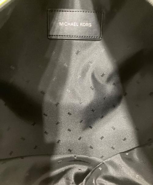 MICHAEL KORS（マイケルコース）MICHAEL KORS (マイケルコース) リュック カーキ×ホワイトの古着・服飾アイテム