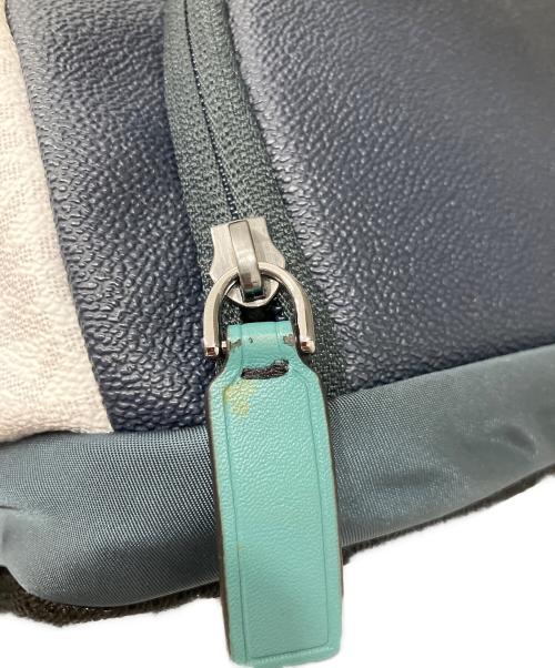 MICHAEL KORS（マイケルコース）MICHAEL KORS (マイケルコース) リュック カーキ×ホワイトの古着・服飾アイテム
