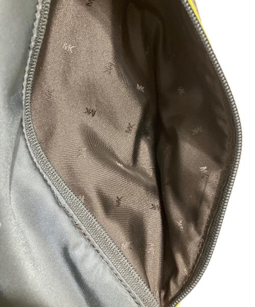 MICHAEL KORS（マイケルコース）MICHAEL KORS (マイケルコース) リュック カーキ×ホワイトの古着・服飾アイテム