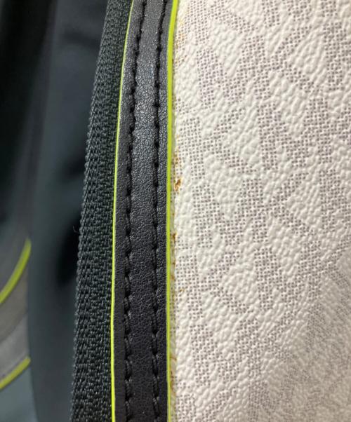 MICHAEL KORS（マイケルコース）MICHAEL KORS (マイケルコース) リュック カーキ×ホワイトの古着・服飾アイテム