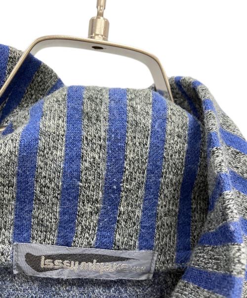 ISSEY MIYAKE MEN（イッセイミヤケメン）ISSEY MIYAKE MEN (イッセイミヤケメン) ハイネックストライプニット ブルー サイズ:Freeの古着・服飾アイテム