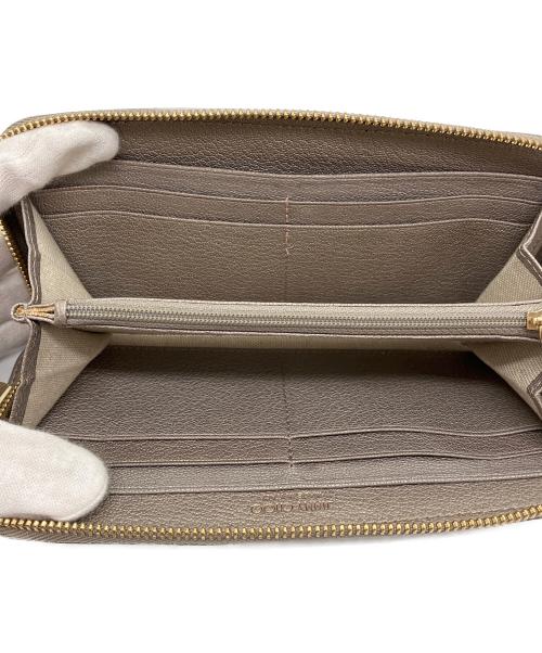 JIMMY CHOO（ジミーチュウ）JIMMY CHOO (ジミーチュウ) スタースタッズラウンドファスナーウォレット ベージュの古着・服飾アイテム