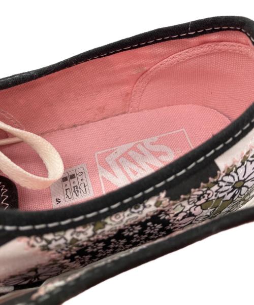 VANS（ヴァンズ）VANS (ヴァンズ) 花柄ローカットスニーカー ブラック×ピンク サイズ:28の古着・服飾アイテム