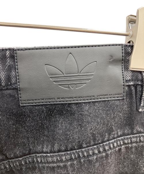 adidas（アディダス）adidas (アディダス) アディカラー デニム ファイヤーバードパンツ グレー サイズ:28の古着・服飾アイテム