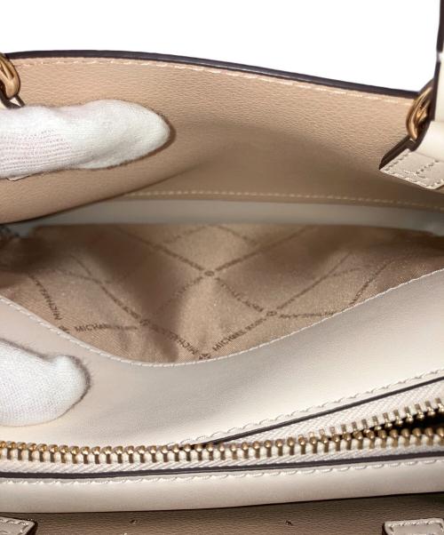 MICHAEL KORS（マイケルコース）MICHAEL KORS (マイケルコース) リードスモールセンタージップベルト付 サッチェルバッグ アイボリーの古着・服飾アイテム