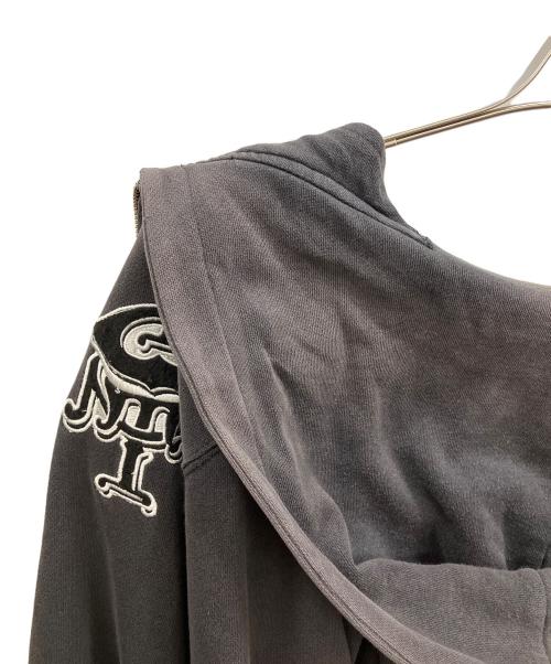 stussy（ステューシー）stussy (ステューシー) ストリート刺繍ロゴジップパーカー グレー サイズ:Mの古着・服飾アイテム
