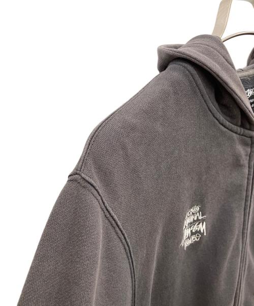 stussy（ステューシー）stussy (ステューシー) ストリート刺繍ロゴジップパーカー グレー サイズ:Mの古着・服飾アイテム