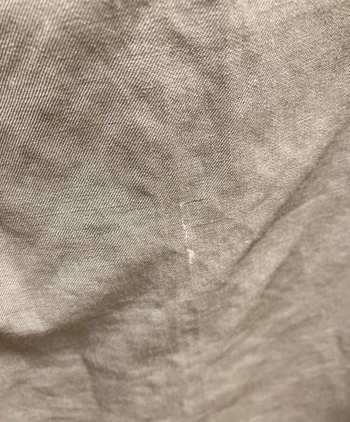 ISSEY MIYAKE（イッセイミヤケ）ISSEY MIYAKE (イッセイミヤケ) テーパードパンツ カーキ サイズ:Mの古着・服飾アイテム