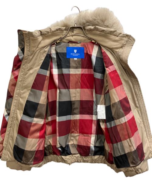 BLUE LABEL CRESTBRIDGE（ブルーレーベルクレストブリッジ）BLUE LABEL CRESTBRIDGE (ブルーレーベルクレストブリッジ) 裏チェックファー付きダウンジャケット ベージュ サイズ:40の古着・服飾アイテム