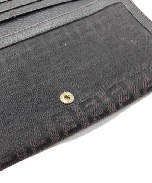 FENDI（フェンディ）FENDI (フェンディ) ズッカ柄絵ロングウォレット ブラウンの古着・服飾アイテム