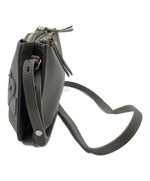 LONGCHAMP（ロンシャン）LONGCHAMP (ロンシャン) ホースモチーフレザークロスボディバッグ グレーの古着・服飾アイテム