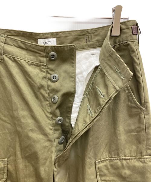 CIOTA（シオタ）CIOTA (シオタ) スビンコットンウェザージャングルファティーグパンツ カーキ サイズ:4の古着・服飾アイテム