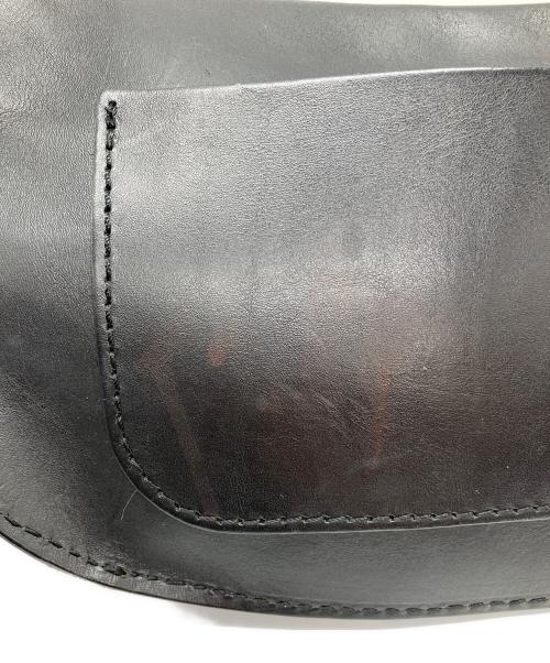 Herz（ヘルツ）Herz (ヘルツ) レザーボディーバッグ ブラックの古着・服飾アイテム
