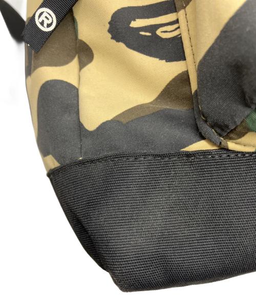 A BATHING APE（アベイシングエイプ）A BATHING APE (アベイシングエイプ) カモフラリュック カーキの古着・服飾アイテム