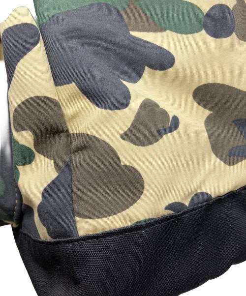 A BATHING APE（アベイシングエイプ）A BATHING APE (アベイシングエイプ) カモフラリュック カーキの古着・服飾アイテム