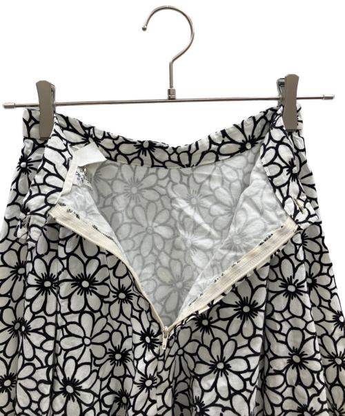 ROBE DE CHAMBRE COMME DES GARCONS（ローブドシャンブル コムデギャルソン）ROBE DE CHAMBRE COMME DES GARCONS (ローブドシャンブル コムデギャルソン) 花柄スカート ホワイト サイズ:不明(実寸サイズをご確認ください)の古着・服飾アイテム