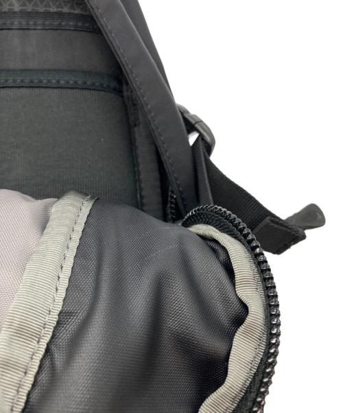 THE NORTH FACE（ザ ノース フェイス）THE NORTH FACE (ザ ノース フェイス) HOT SHOTバックパック ブラックの古着・服飾アイテム
