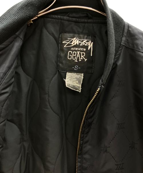 stussy（ステューシー）stussy (ステューシー) モノグラムMA-1ジャケット ブラック サイズ:Sの古着・服飾アイテム