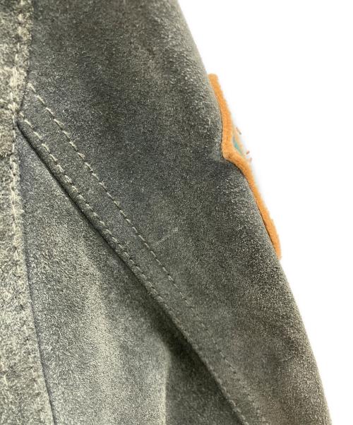 AVIREX（アヴィレックス）AVIREX (アヴィレックス) パッチスエードレザージャケット グレー サイズ:Lの古着・服飾アイテム