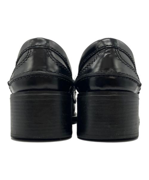 MIU MIU（ミュウミュウ）MIU MIU (ミュウミュウ) ブラッシュドレザー ローファー ブラック サイズ:35.5の古着・服飾アイテム