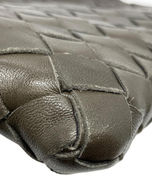 BOTTEGA VENETA（ボッテガベネタ）BOTTEGA VENETA (ボッテガベネタ) イントレチャートポーチ カーキの古着・服飾アイテム