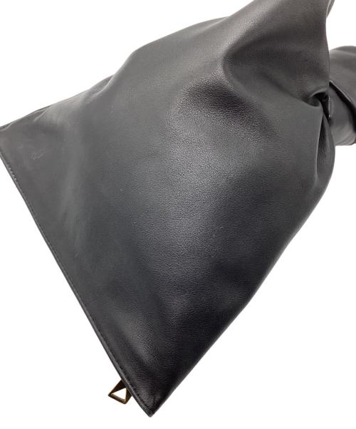 BOTTEGA VENETA（ボッテガベネタ）BOTTEGA VENETA (ボッテガベネタ) ツイスト ミニレザーハンドバッグ ブラックの古着・服飾アイテム