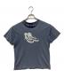stussy（ステューシー）の古着「ハイカットスニーカープリントTEE」｜スカイブルー