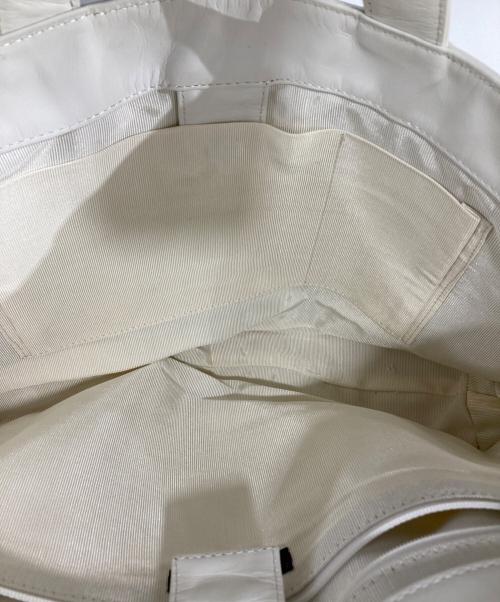 ALEXANDER McQUEEN（アレキサンダーマックイーン）ALEXANDER McQUEEN (アレキサンダーマックイーン) メッシュトートバッグ ホワイトの古着・服飾アイテム