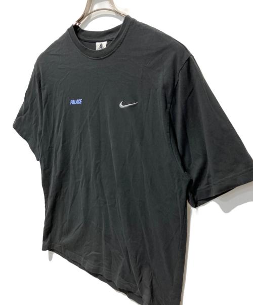 PALACE（パレス）PALACE (パレス) NIKE (ナイキ) FONT SWOOSH Tシャツ ブラック サイズ:XXLの古着・服飾アイテム