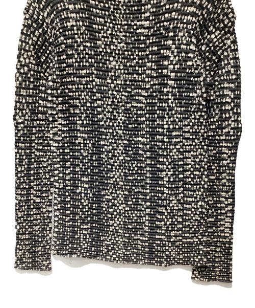 ISSEY MIYAKE（イッセイミヤケ）ISSEY MIYAKE (イッセイミヤケ) プリーツカットソー グレー サイズ:Lの古着・服飾アイテム